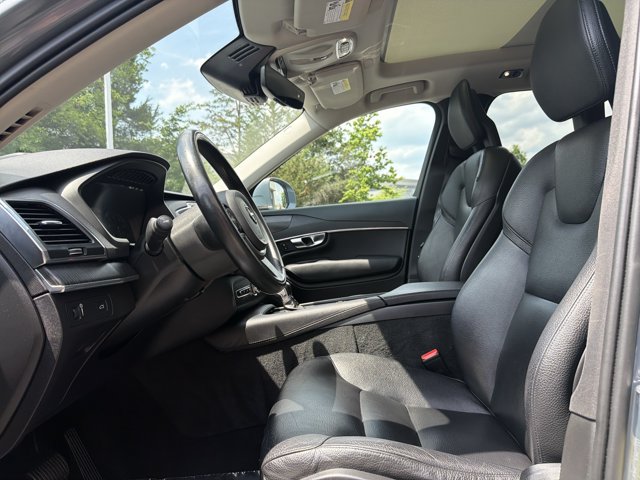 Used 2020 Volvo XC90 T6 Momentum AWD/4WD image 11