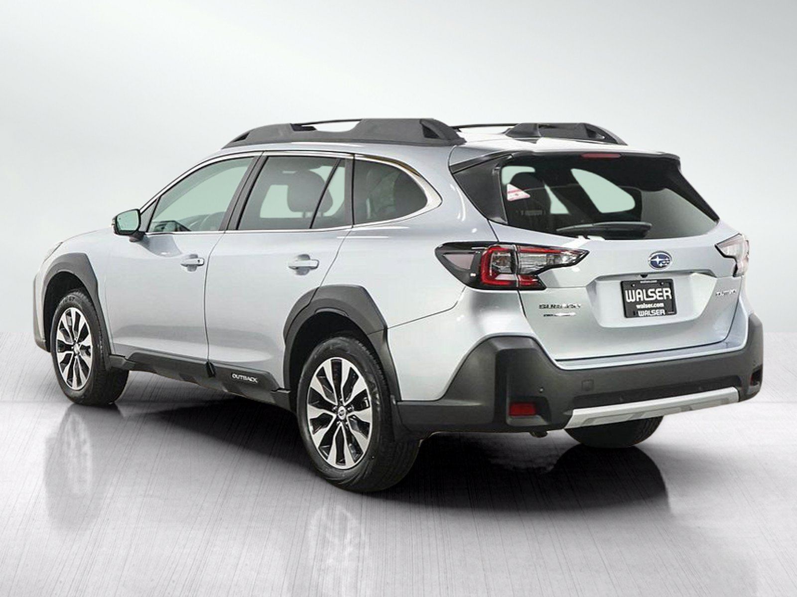Used 2024 Subaru Outback Limited AWD/4WD image 3