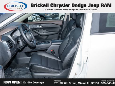 Used 2023 Nissan Rogue SV w/ SV Premium B Package image 16