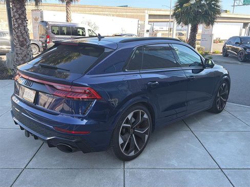 Used 2023 Audi RS Q8 w/ Black Optic Package image 5