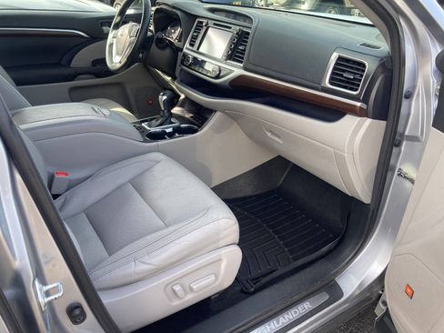 Used 2015 Toyota Highlander Limited AWD/4WD image 50