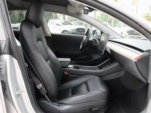 Used 2018 Tesla Model 3 Long Range image 39