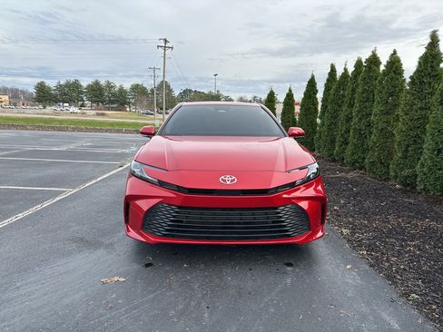 Certified 2025 Toyota Camry LE image 3