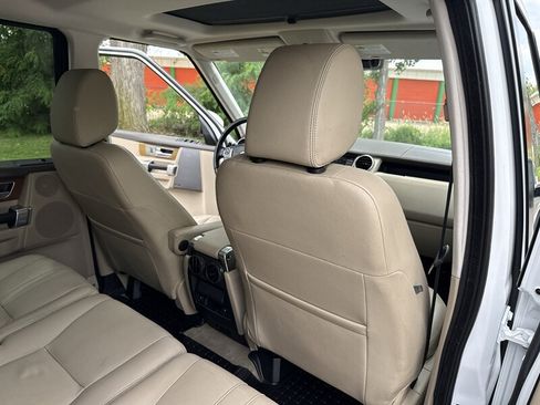 Used 2016 Land Rover LR4 AWD/4WD image 28