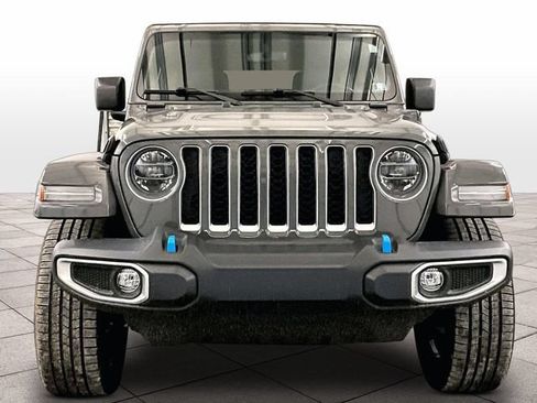 Used 2022 Jeep Wrangler Unlimited Sahara w/ Cold Weather Group AWD/4WD image 3