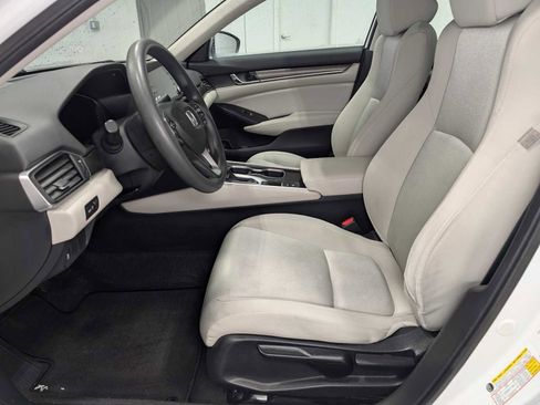 Used 2018 Honda Accord LX image 4