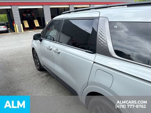 Used 2025 Kia Carnival SX Prestige FWD image 9