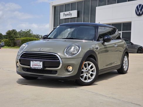 Used 2019 MINI Cooper 2-Door Hardtop w/ Signature Upholstery Package FWD image 1