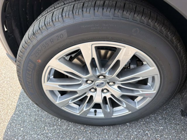 New 2026 Ford Explorer Platinum RWD image 38