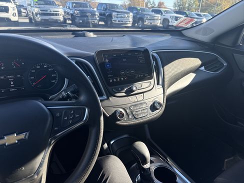 Used 2023 Chevrolet Malibu LT image 23