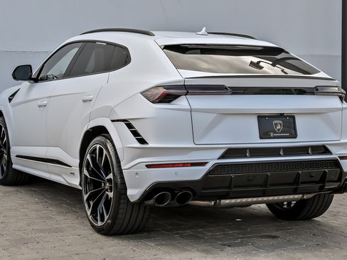 Used 2024 Lamborghini Urus S AWD/4WD image 14