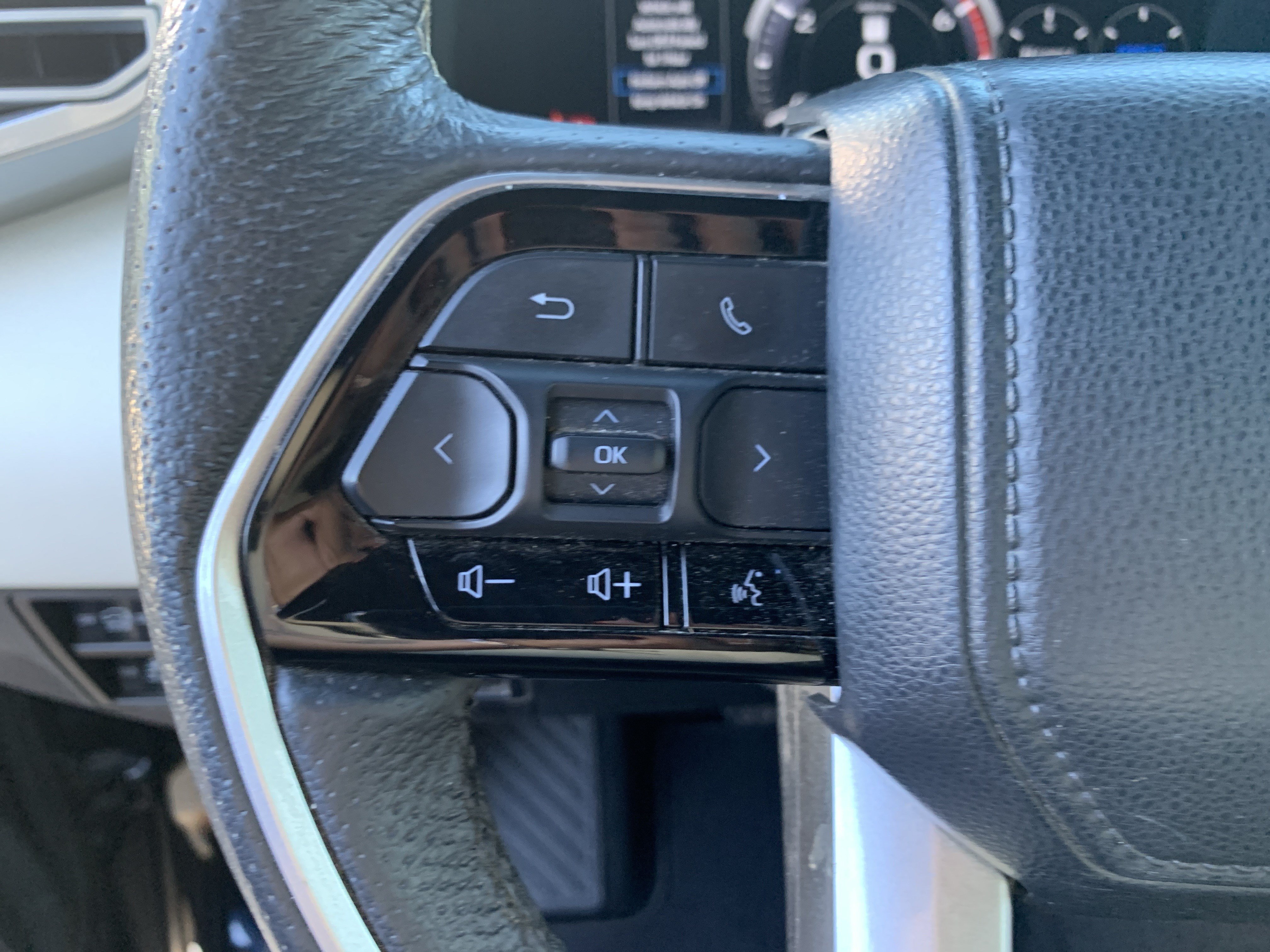 Used 2024 Toyota Sequoia Capstone AWD/4WD image 19