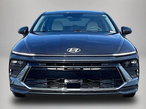 Used 2025 Hyundai Sonata SE FWD image 3