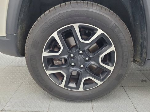 Used 2019 Jeep Compass Trailhawk AWD/4WD image 31
