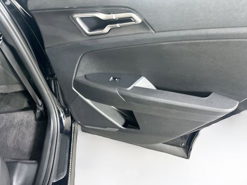 Used 2025 Kia Sportage LX image 28