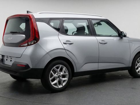 Used 2025 Kia Soul LX w/ LX Technology Package FWD image 9