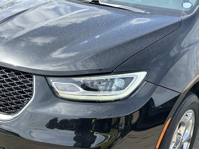 Used 2021 Chrysler Pacifica Limited AWD/4WD image 7