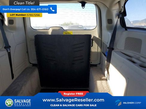 Used 2017 Dodge Grand Caravan SE FWD image 13