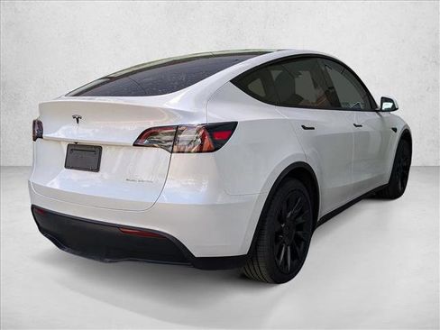Used 2023 Tesla Model Y Long Range image 5