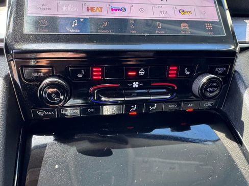 Used 2022 Jeep Grand Cherokee L Limited AWD/4WD image 20