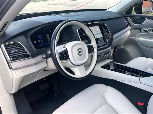 Used 2025 Volvo XC90 B6 Plus w/ Protection Package Premier AWD/4WD image 17