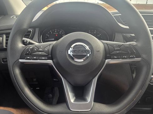 Used 2017 Nissan Rogue Sport SV image 22