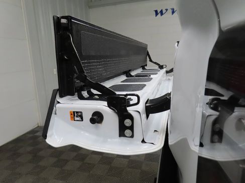 Used 2025 GMC Sierra 3500 AT4 w/ AT4 Premium Plus Package image 42