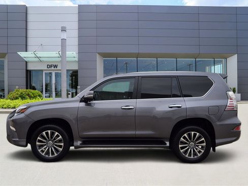 Used 2022 Lexus GX 460 Luxury w/ Off Road Package image 3