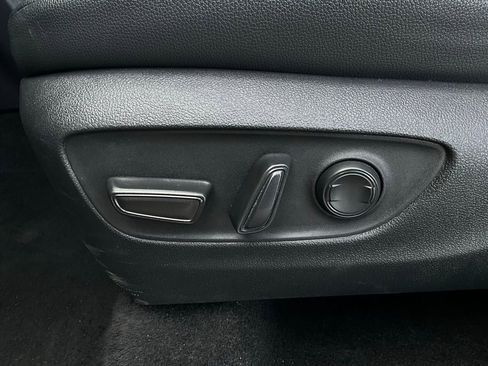 Used 2025 Toyota Grand Highlander XLE image 11