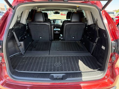 Used 2019 Toyota Highlander SE AWD/4WD image 44