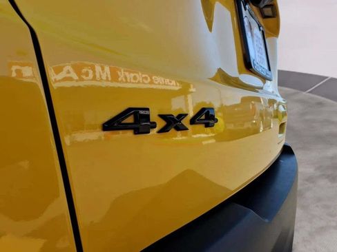 Used 2023 Jeep Renegade Latitude w/ Sun/Sound Group AWD/4WD image 20