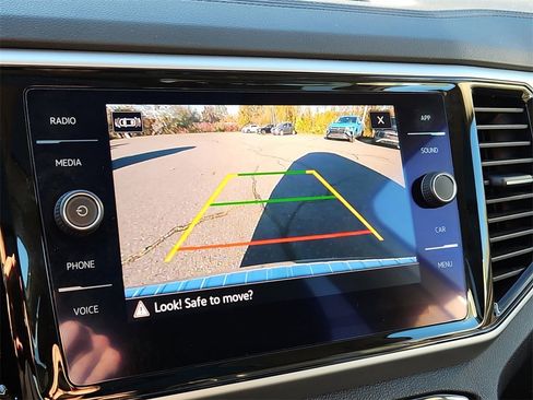 Certified 2022 Volkswagen Atlas SE w/ Panoramic Sunroof Package image 16