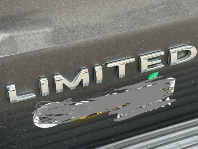 Used 2019 Ford Expedition Limited w/ Equipment Group 302A AWD/4WD image 12