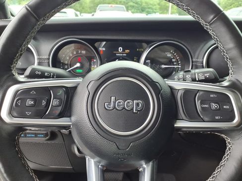 Certified 2022 Jeep Wrangler Unlimited Sahara w/ Cold Weather Group AWD/4WD image 5