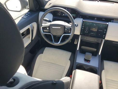 Used 2025 Land Rover Discovery Sport Dynamic SE AWD/4WD image 17