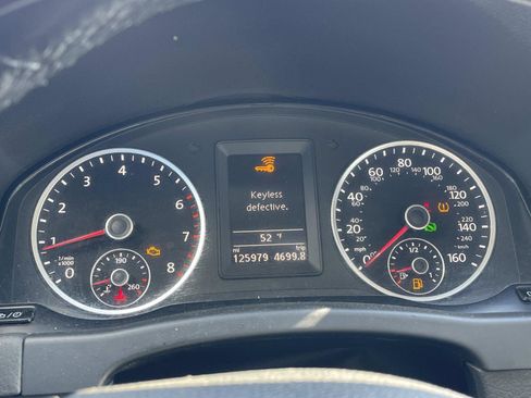 Used 2017 Volkswagen Tiguan S image 20