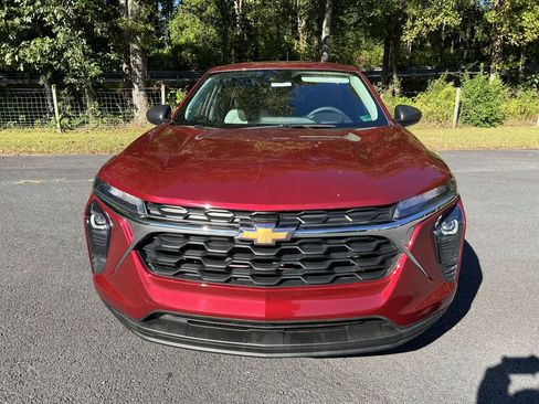 Used 2024 Chevrolet Trax LS image 8