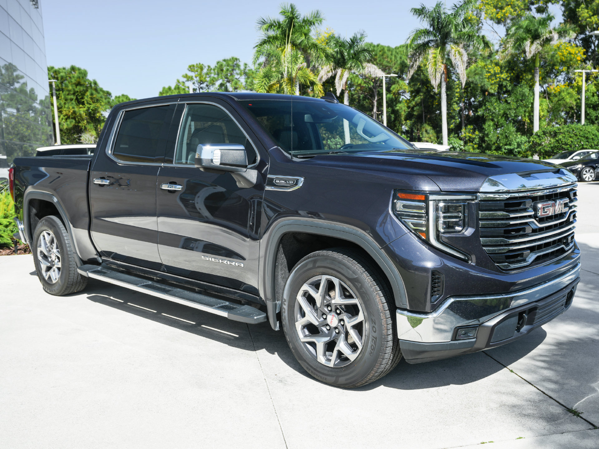 Used 2022 GMC Sierra 1500 SLT w/ SLT Premium Package RWD image 30