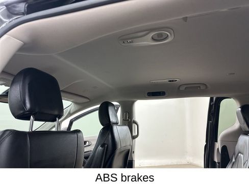 Used 2020 Chrysler Pacifica Touring-L image 28