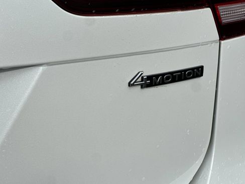 Used 2022 Volkswagen Tiguan SEL R-Line image 24