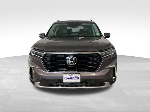 Used 2023 Honda Pilot Touring image 7