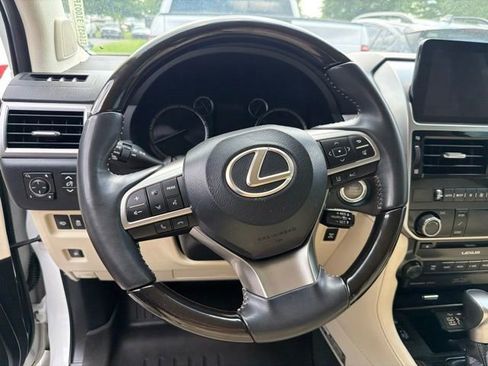 Used 2023 Lexus GX 460 Luxury w/ Sport Design Package AWD/4WD image 11