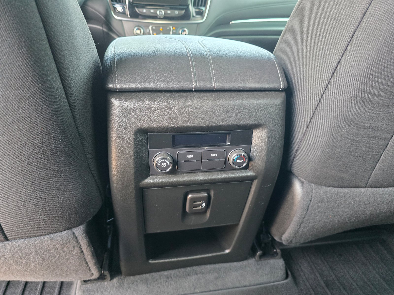 Used 2023 Chevrolet Traverse LT FWD image 25