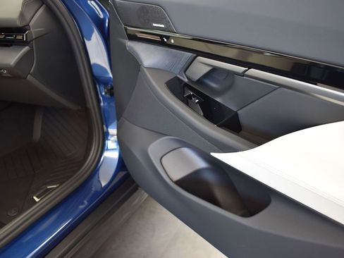 New 2026 BMW 530i w/ Premium Package RWD image 23