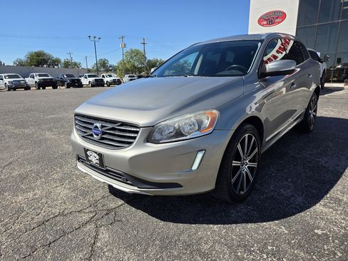 Used 2015 Volvo XC60 T5 Premier w/ Proximity Package image 3