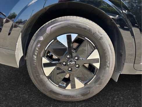 Used 2026 Kia Carnival LXS Hybrid FWD image 15