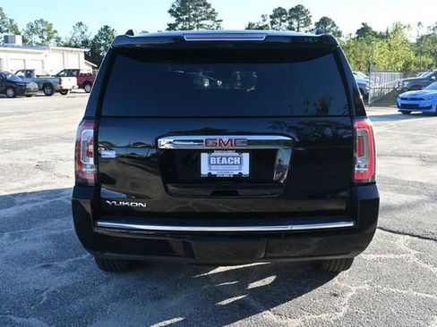 Used 2019 GMC Yukon Denali image 4