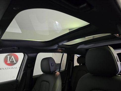 New 2025 Mercedes-Benz GLB 250 4MATIC image 11