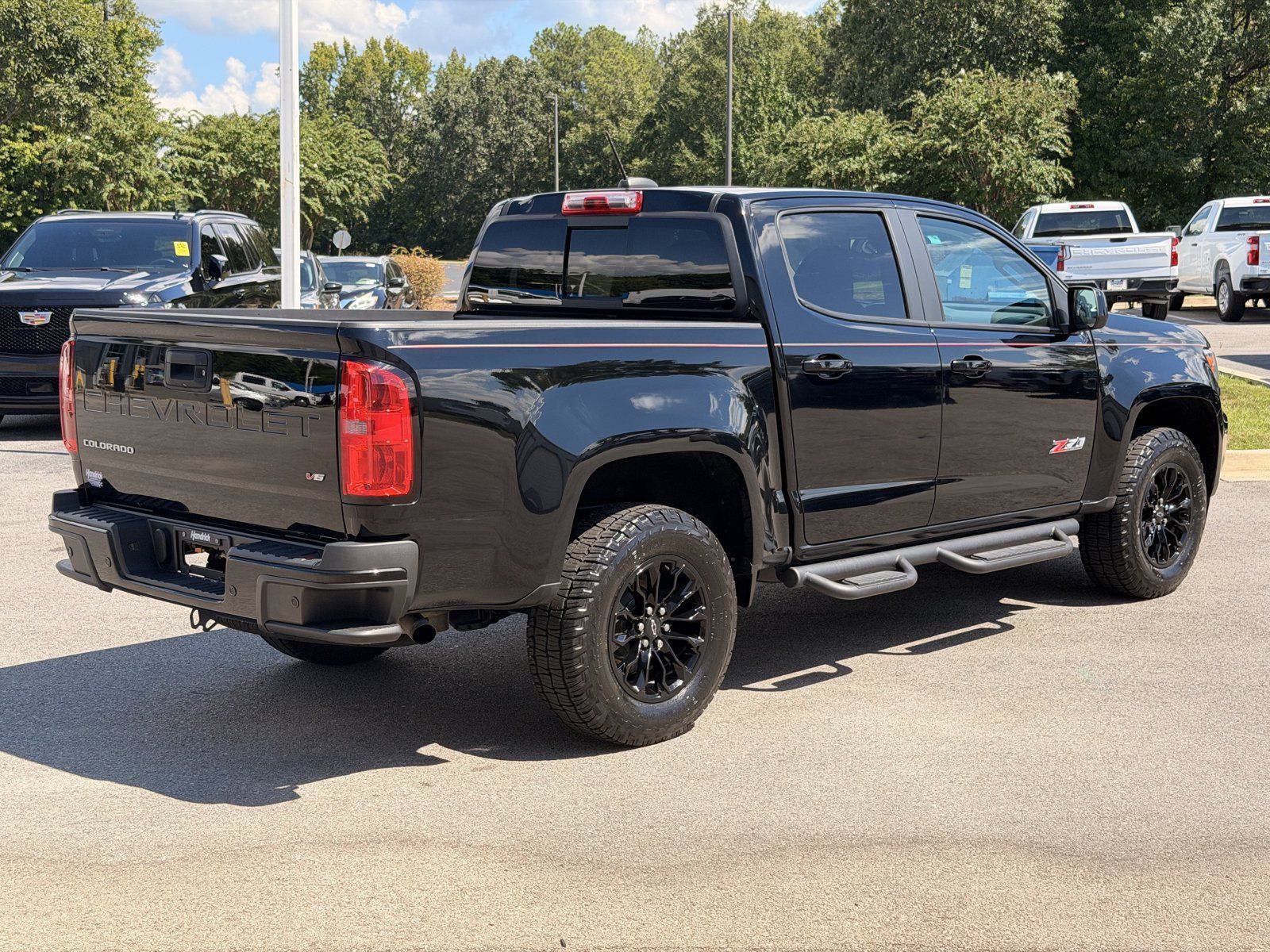 Used 2021 Chevrolet Colorado Z71 w/ Z71 Midnight Edition AWD/4WD image 12
