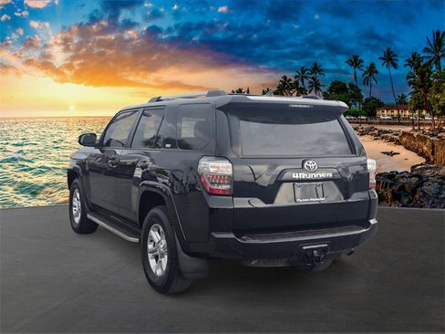 Used 2022 Toyota 4Runner SR5 Premium image 7